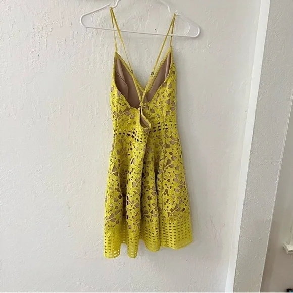 Lovers and Friends Above Knee Bellini Neon Yellow Lace Eyelet Small - Picture 11 of 14